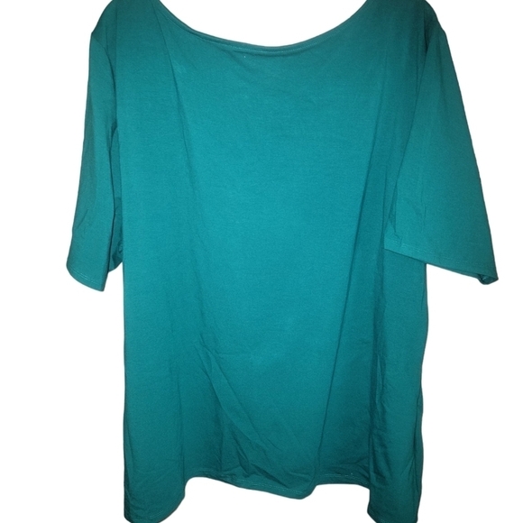 Plus size top - Picture 2 of 2